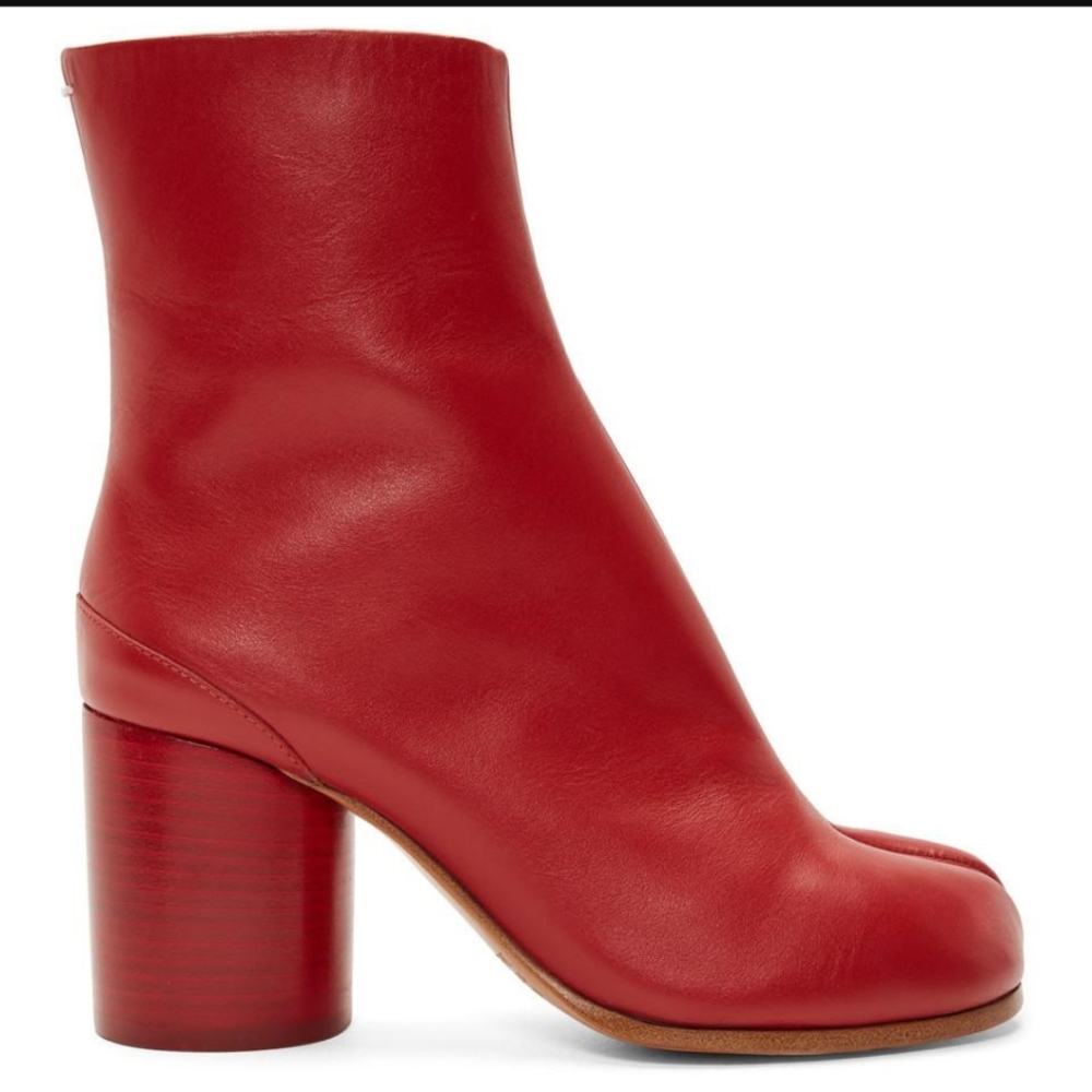 Maison Martin Margiela Tabi ankle boots for women. Red Leather. Size 35.5